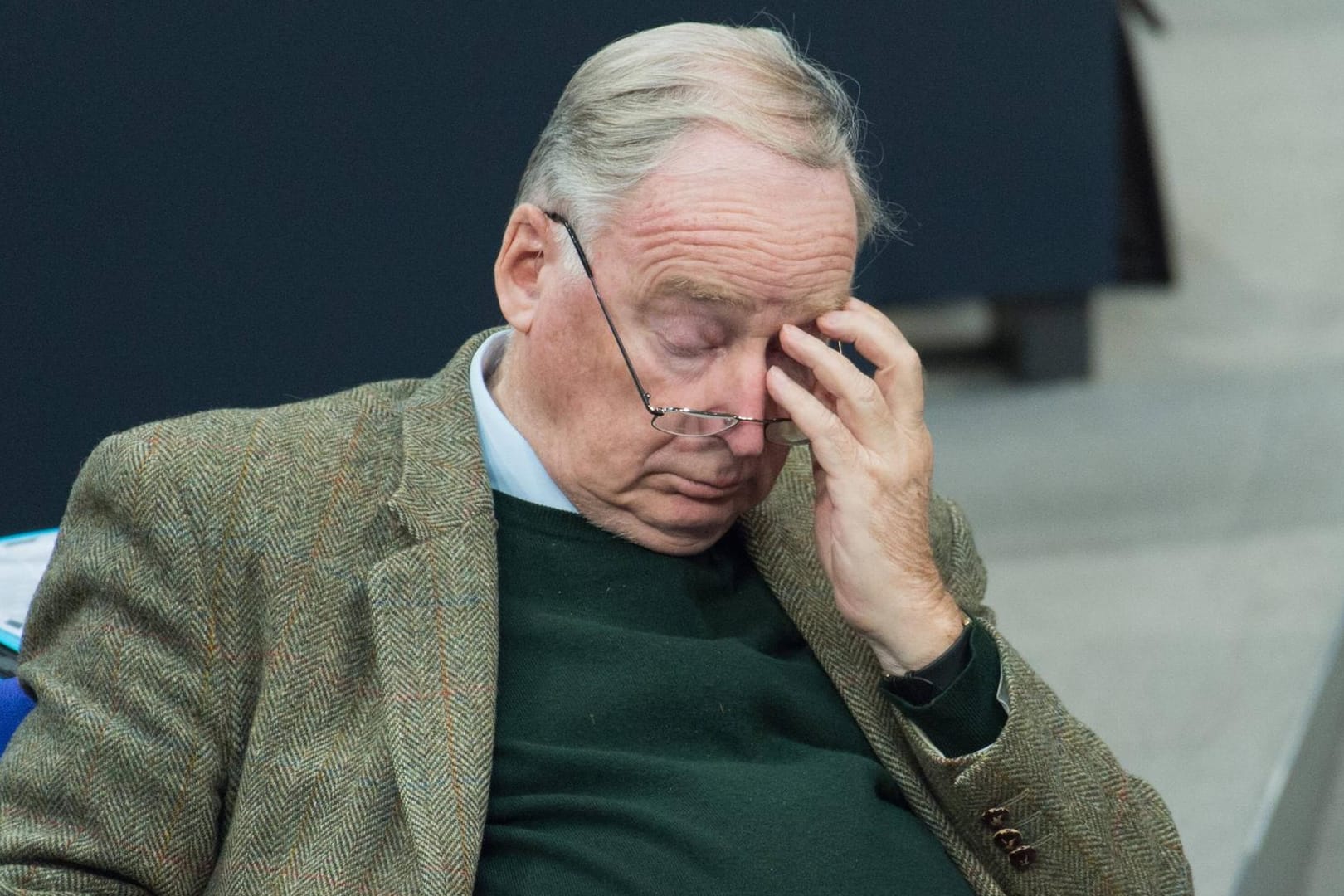 Nachdem die AfD bundesweit zum Prüffall des Verfassungsschutzes wurde, gerät nun auch ihr Parteichef Alexander Gauland ins Visier der Behörde.