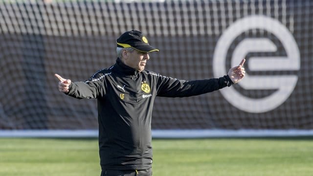 Kann zum Rückrundenstart auf seine Top-Torjäger bauen: BVB-Coach Lucien Favre. Kann zum Rückrundenstart auf seine Top-Torjäger bauen: BVB-Coach Lucien Favre.