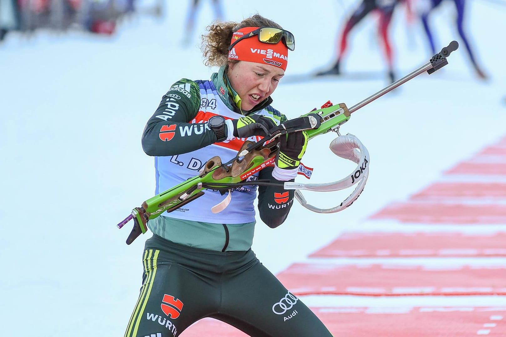 Laura Dahlmeier am Schießstand in Ruhpolding.