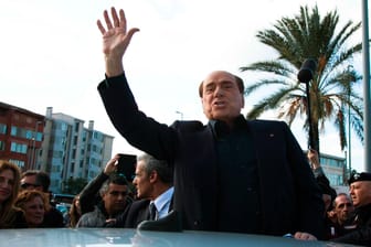 Silvio Berlusconi: Der frühere italienische Ministerpräsident will für das Europaparlament kandidieren.