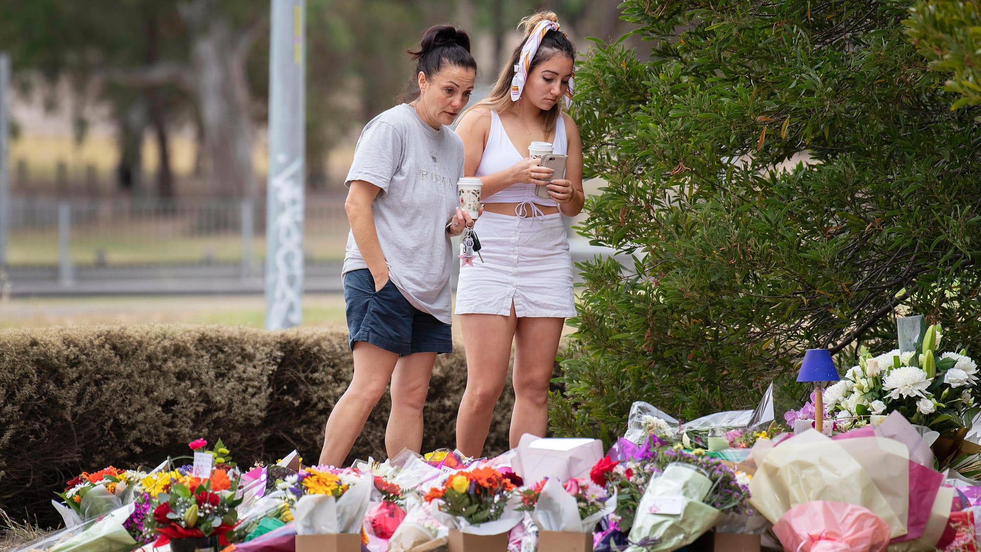Trauer am Tatort in Melbourne: Die 21-jährige Aiia Maasarwe ist am Mittwoch auf ihrem Heimweg getötet worden. Trauer am Tatort in Melbourne: Die 21-jährige Aiia Maasarwe ist am Mittwoch auf ihrem Heimweg getötet worden.