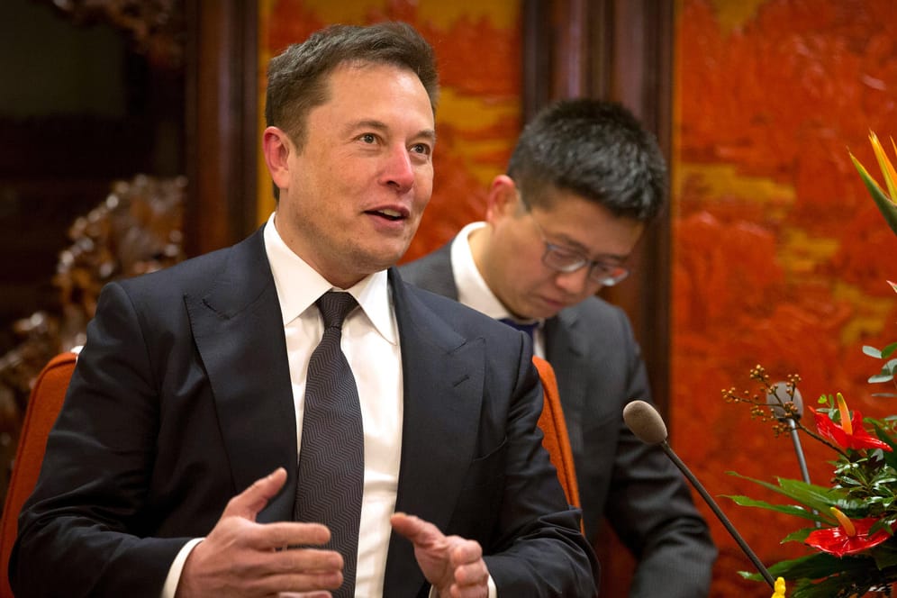 Elon Musk: Der US-Elektroautopionier Tesla will tausende Stellen abbauen.