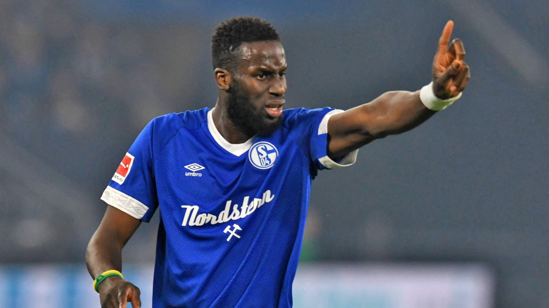 Gewarnt: Auch die sportliche Situation sorgt bei Salif Sané und Schalke für Unruhe.