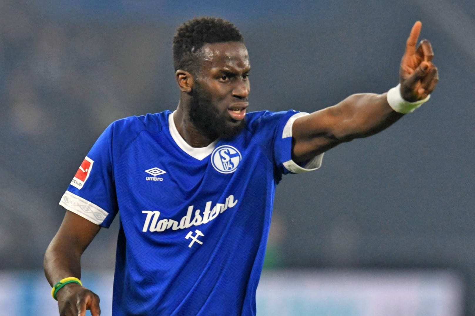 Gewarnt: Auch die sportliche Situation sorgt bei Salif Sané und Schalke für Unruhe.