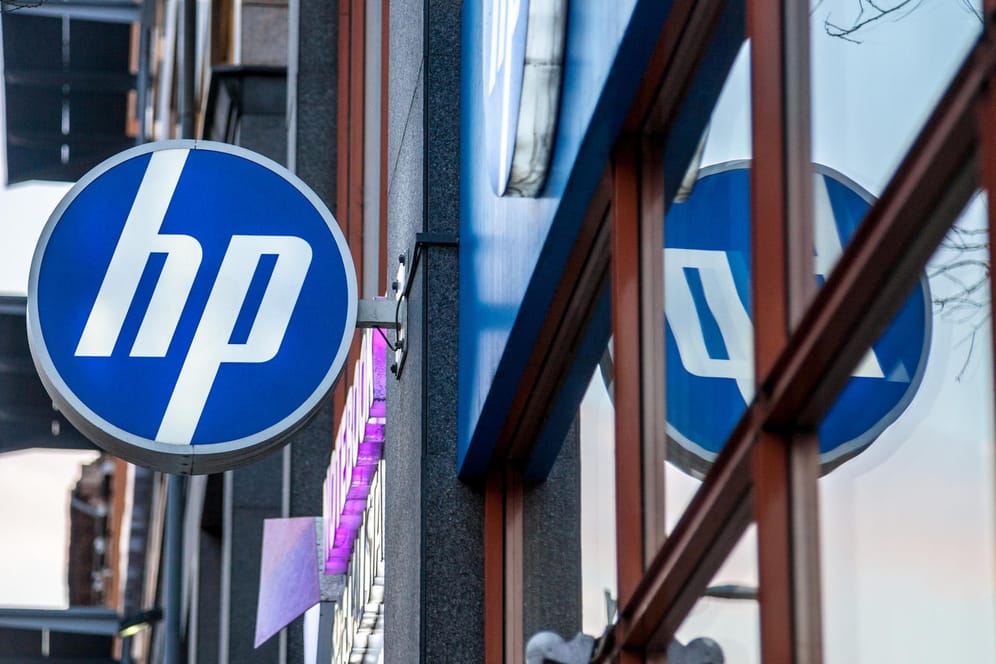 Das Logo von HP: Der Konzern ruft die Akkus verschiedener Notebook-Modelle zurück.