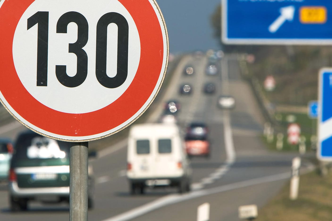 Tempolimit 130 auf Autobahnen? Die Kommission der Bundesregierung ist sich der Brisanz ihrer Vorschläge bewusst.