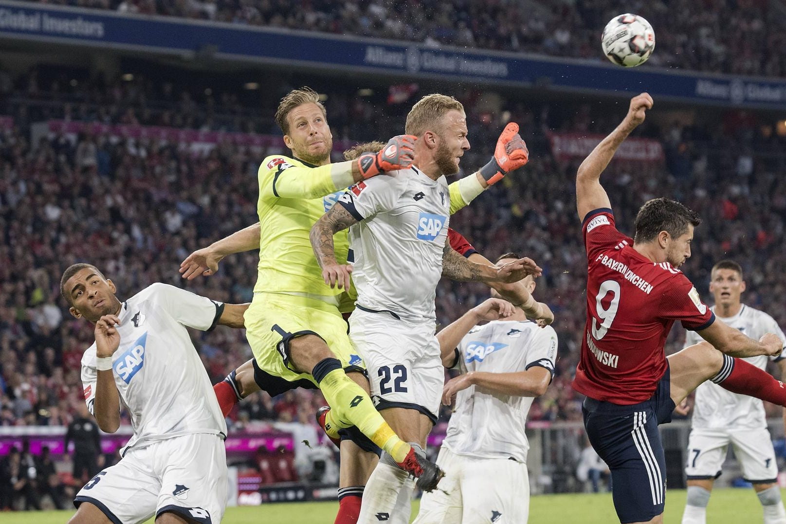 Lieferten sich bereits beim Hinspiel ein packendes Duell: die TSG Hoffenheim und der FC Bayern.