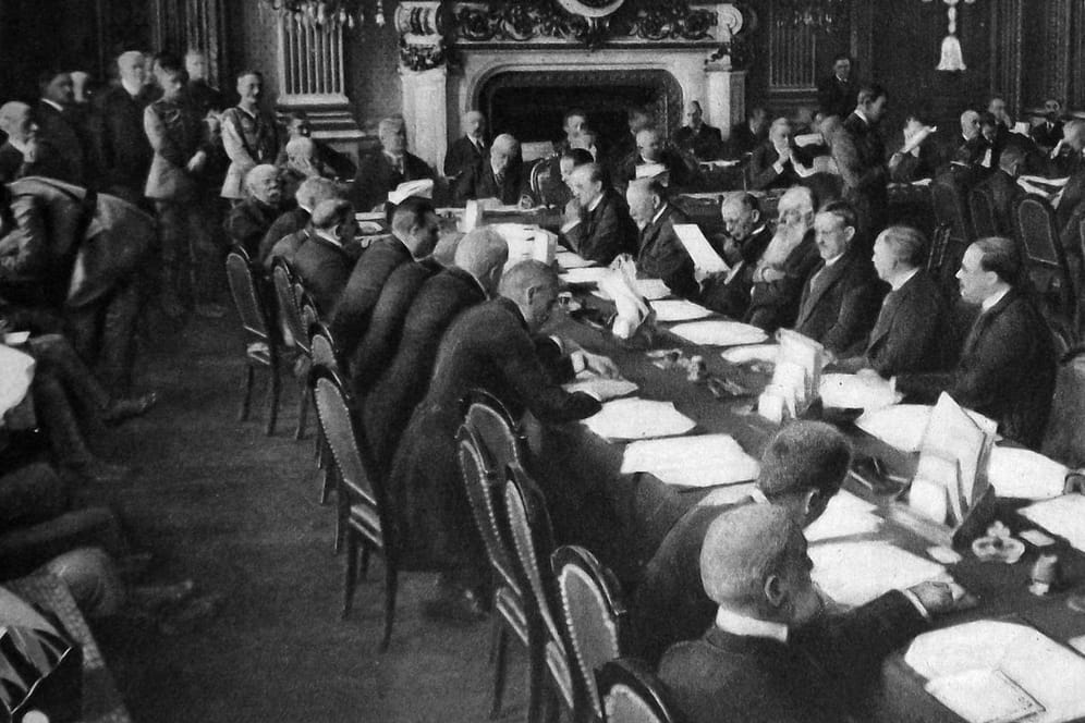 Versailles 1919: Die Friedenskonferenz litt unter den widersprüchlichen Zielen ihrer Teilnehmer.