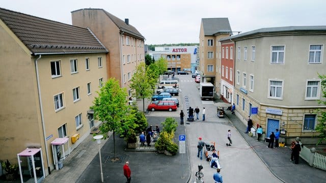 Fans der "Lindenstraße" wollen gegen die Absetzung der Serie demonstrieren. Fans der "Lindenstraße" wollen gegen die Absetzung der Serie demonstrieren.