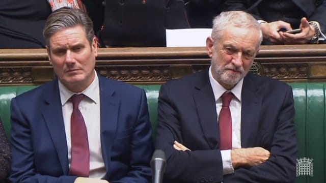 Sie wollen Neuwahlen: Labour-Parteichef Jeremy Corbyn (r.