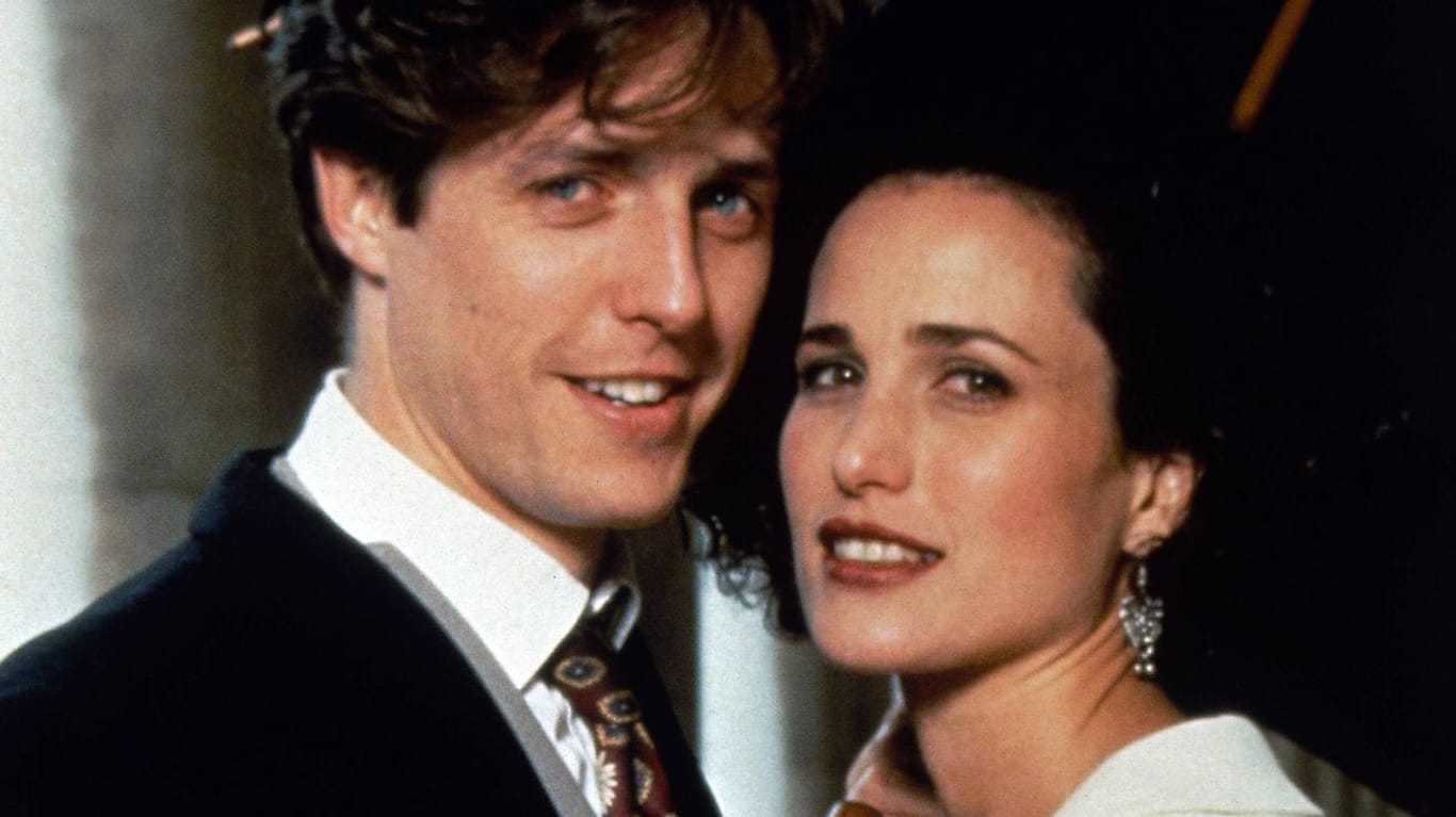 "Vier Hochzeiten und ein Todesfall": Vor 25 Jahren standen Hugh Grant und Andie MacDowell gemeinsam vor der Kamera.