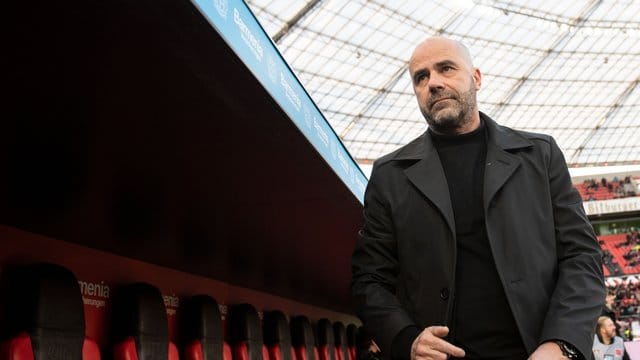 Leverkusens Trainer Peter Bosz startete mit einer Heimniederlage.