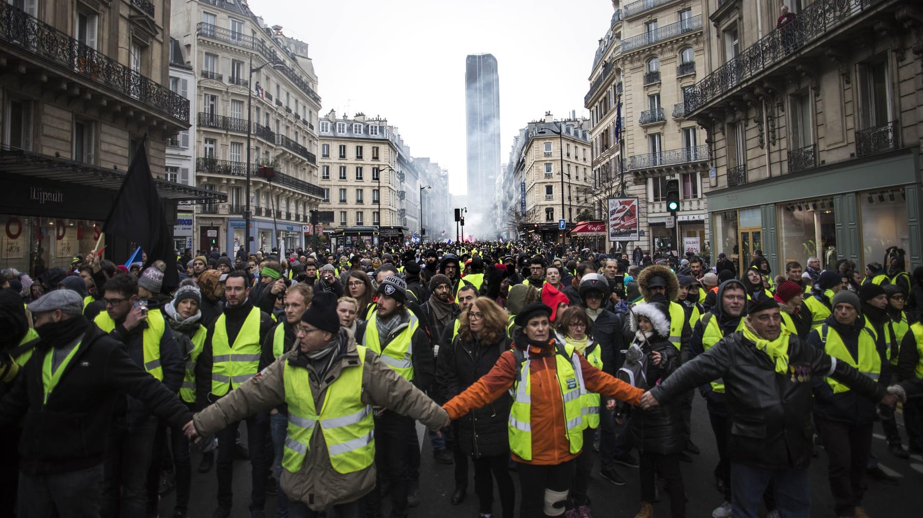 Demos In Frankreich: Wieder Zehntausende Bei "Gelbwesten"-Protesten