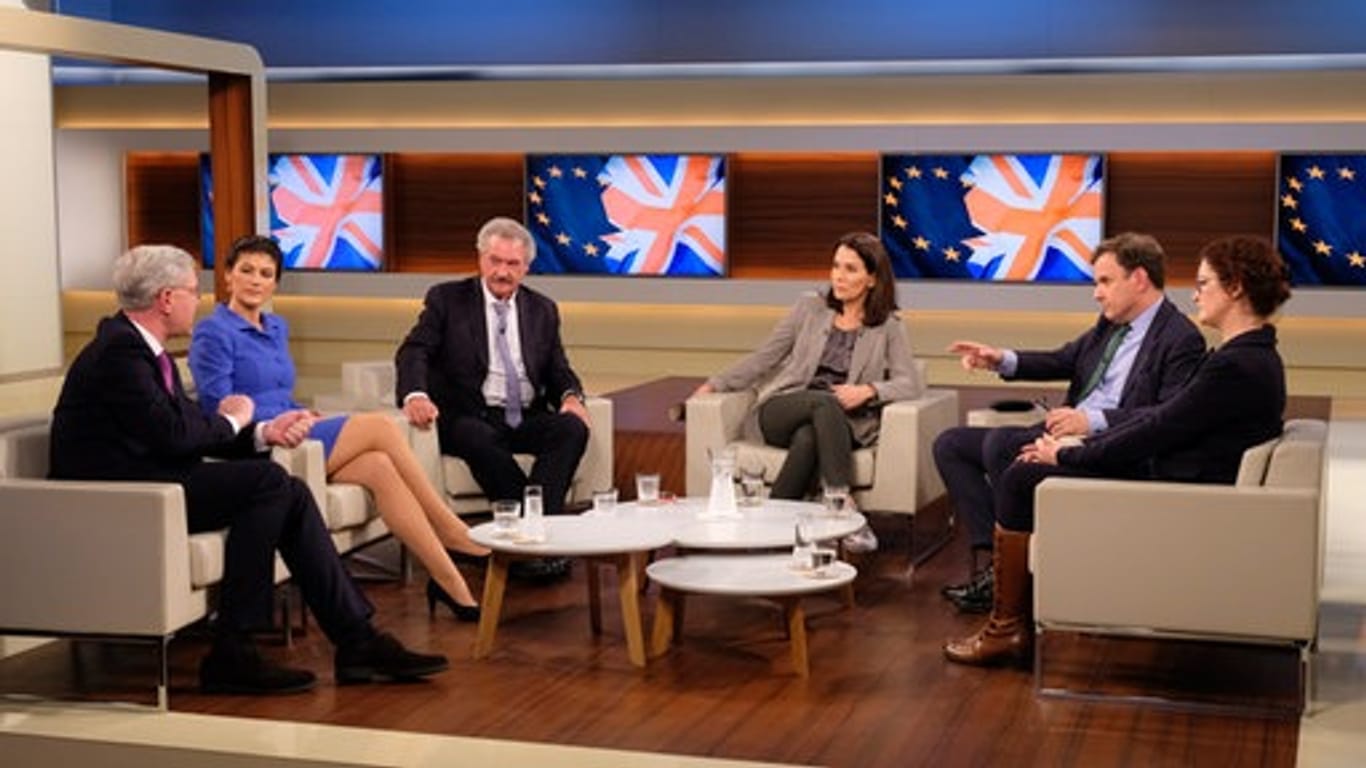 Anne Will mit ihren Gästen: Kann Theresa May noch zu einer Lösung im Brexit-Chaos beitragen?
