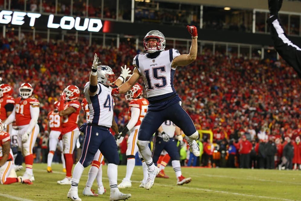 Spieler der New England Patriots jubeln über ihren Sieg: Beim diesjährigen Super Bowl kommt es zur Begegnung zwischen den New England Patriots und den Los Angeles Rams.