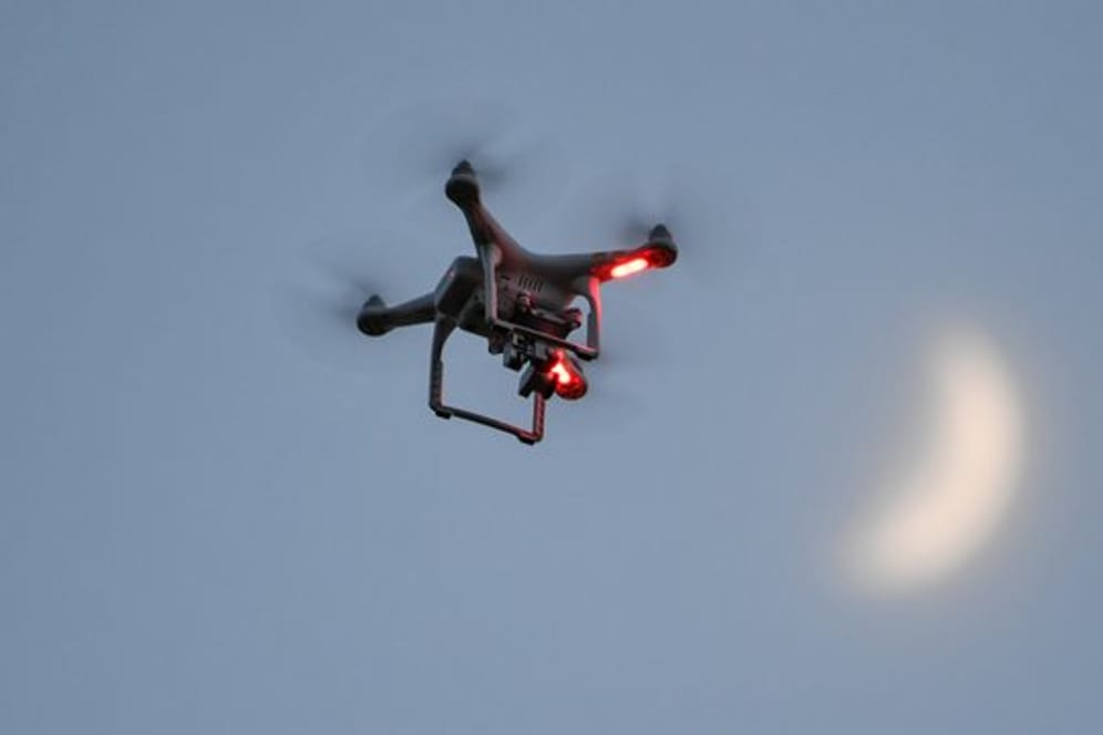 Die Deutsche Flugsicherung registriert zunehmend Behinderungen des Luftverkehrs durch Drohnen.