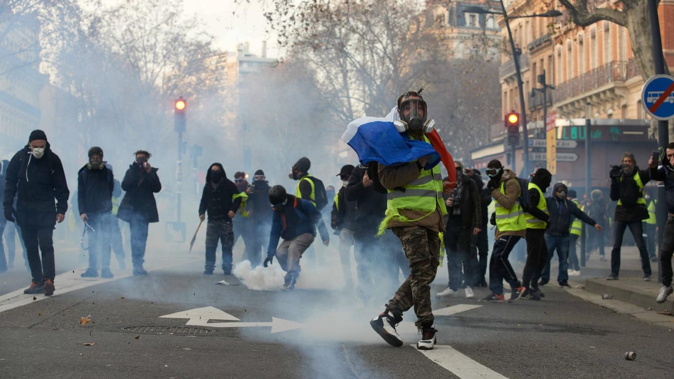 Toulouse, Frankreich: Nicht nur in Paris waren am Wochenende wieder Gelbwesten-Protestler auf den Straßen.