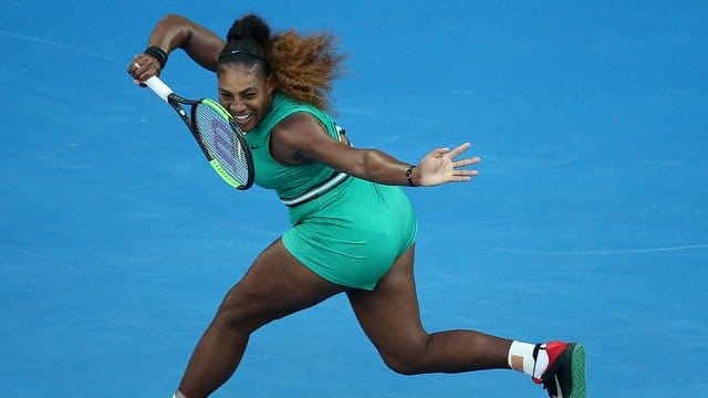 Serena Williams kämpfte im Achtelfinale Simona Halep nieder.