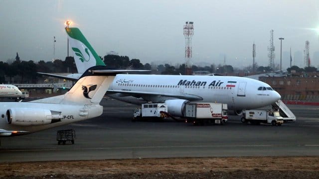 Die iranische Fluggesellschaft Mahan Air darf nicht mehr nach Deutschland fliegen. Die iranische Fluggesellschaft Mahan Air darf nicht mehr nach Deutschland fliegen.