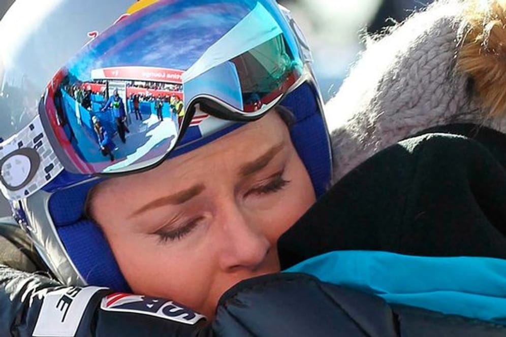 Lindsey Vonn musste nach dem Rennen in Cortina d'Ampezzo getröstet werden.