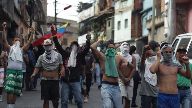 "Geht auf die Straße und protestiert, fordert eure Rechte ein.