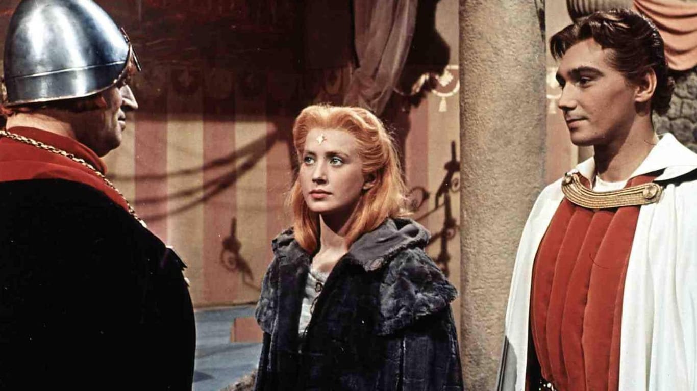 Prinzessin Lada (Marie Kryselkova) mit König Kazisvet (Martin Ruzek) und Prinz Radovan (Josef Zima).
