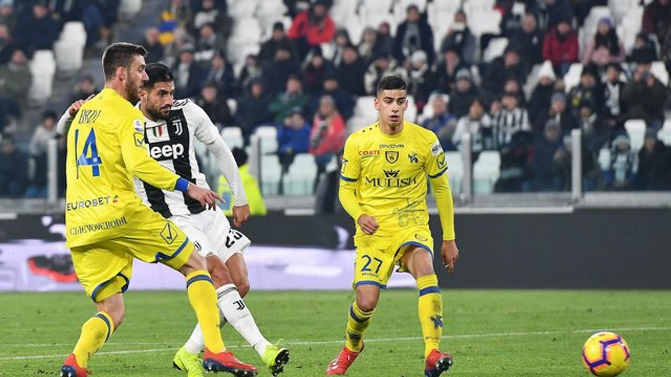 JuveS Emre Can (M) erzielt den treffer zum 2:0 gegen Chievo Verona.