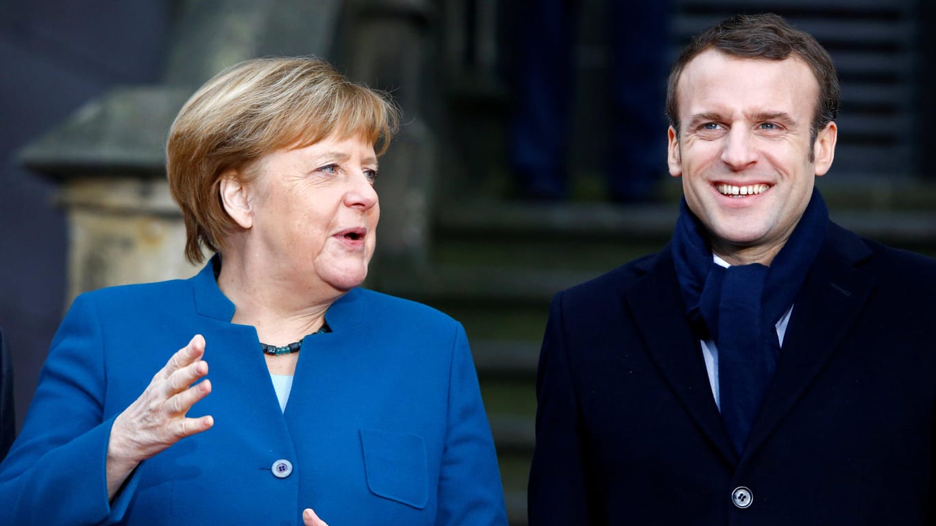 Angela Merkel and Emmanuel Macron sign Treaty of Aachen