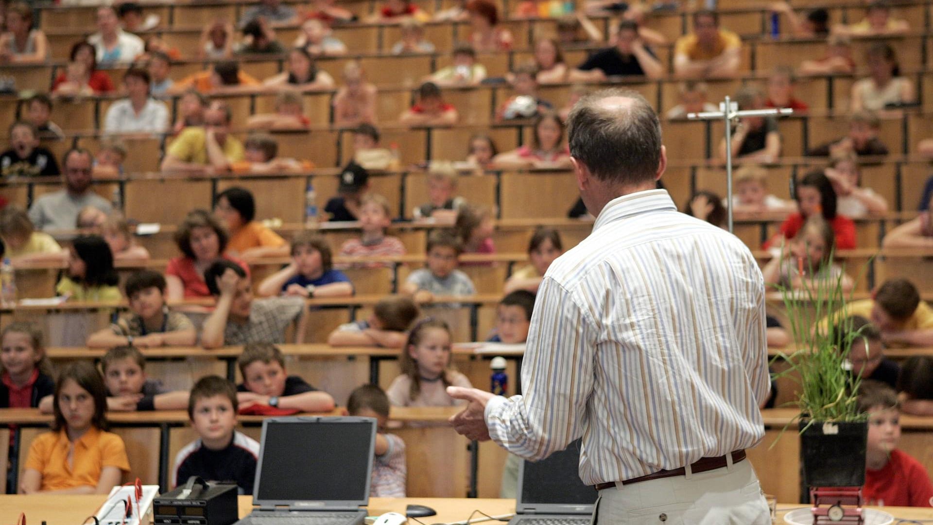 Bei der Kinderuni können die Kleinen forschen und lernen. (Symbolfoto)