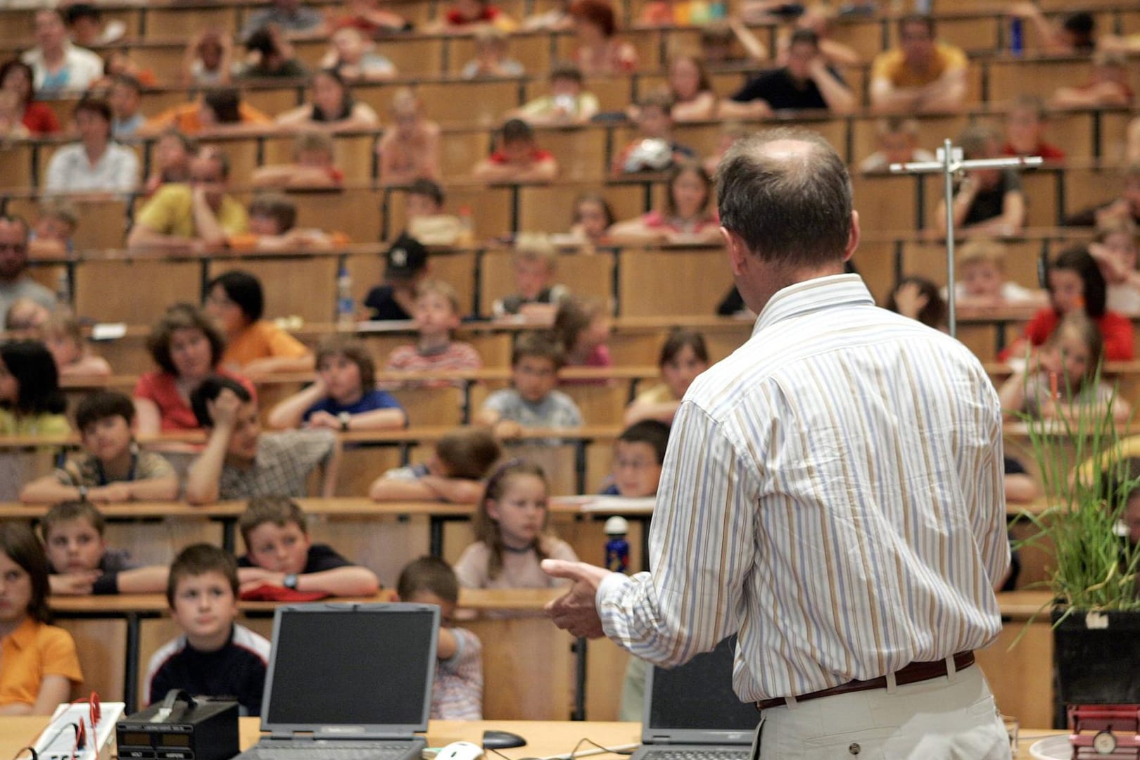 Bei der Kinderuni können die Kleinen forschen und lernen. (Symbolfoto)