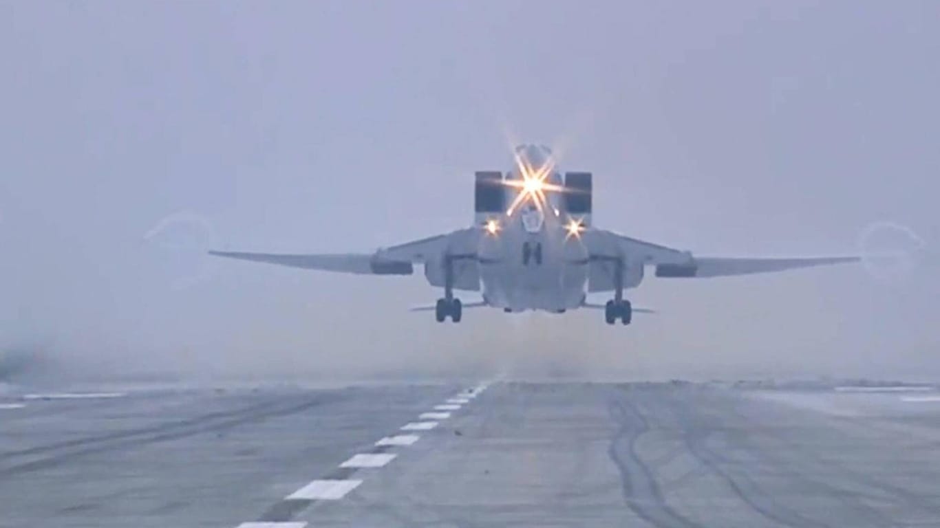 Ein Langsteckenbomber des Typs Tupolew Tu-22M3: Der Bomber war bei dem Übungsflug unbewaffnet, als das Unglück geschah. (Symbolbild)