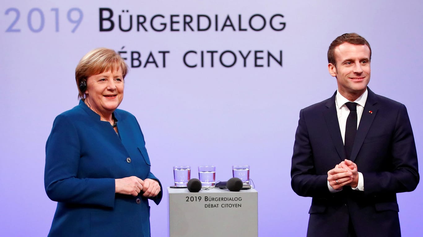 Merkel und Macron beantworten Fragen: Nur noch eine Antwort zu geben statt zwei, das ist ungewohnt.