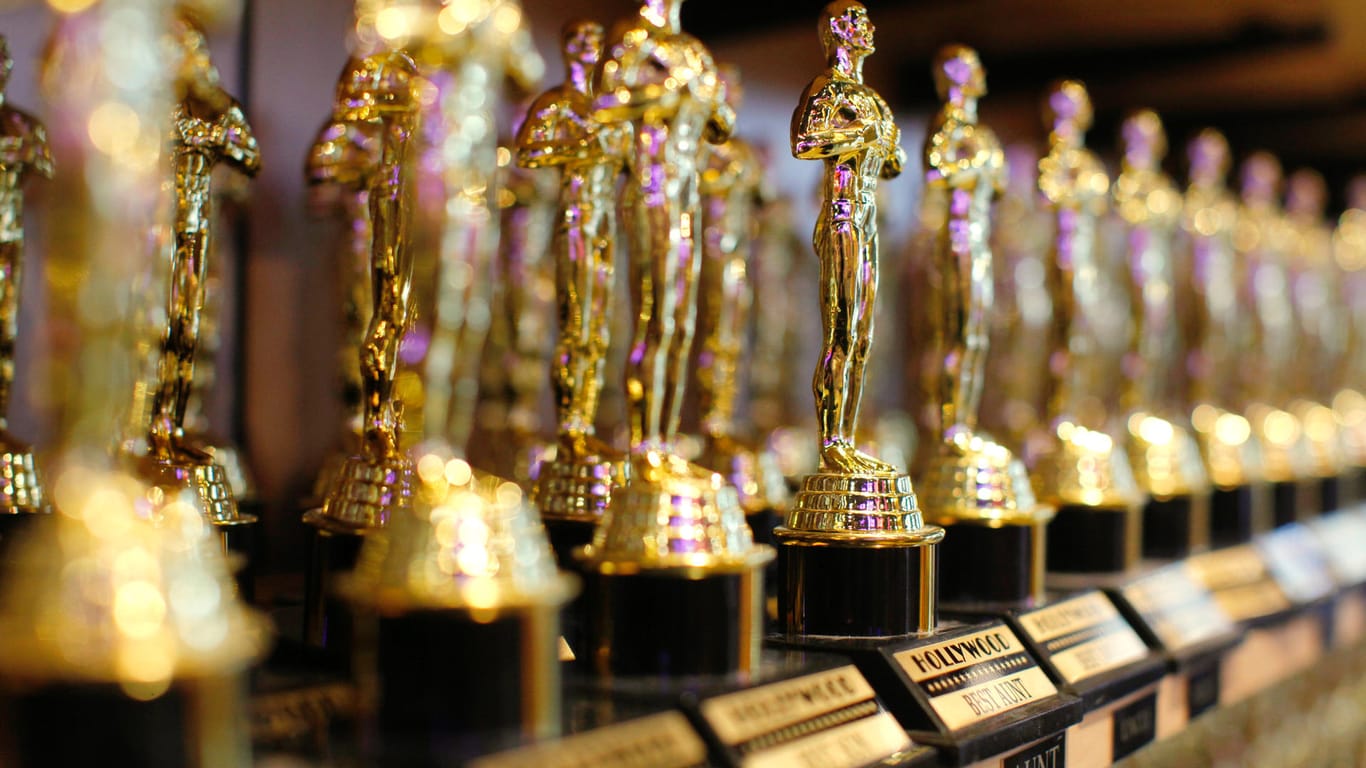 Miniatur-Statuen in einem Geschäft: Die Oscar-Nominierungen für 2019 stehen jetzt fest.