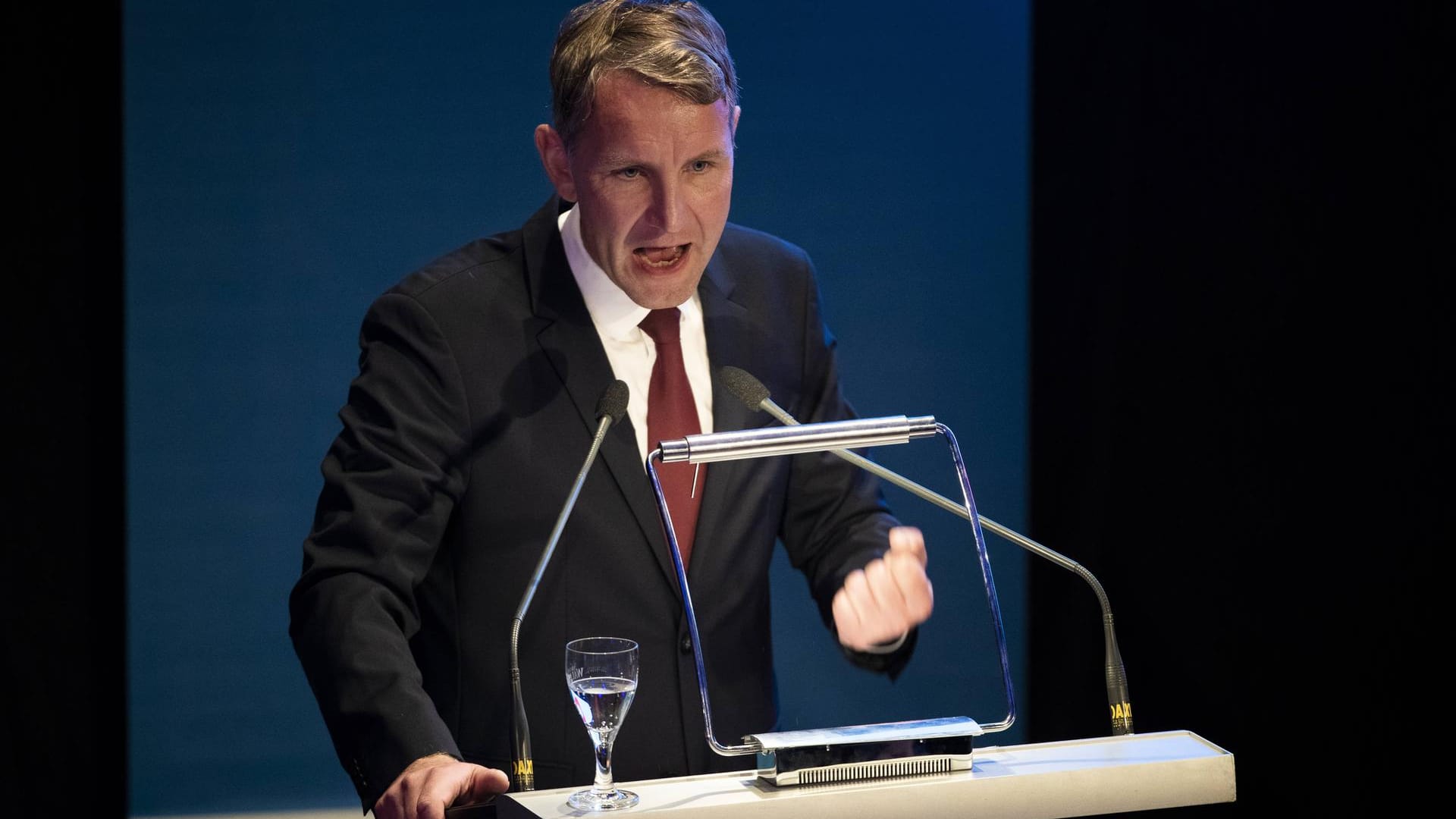 Thüringens AfD-Landesvorsitzender Björn Höcke: "Nicht der Nationalsozialismus selbst, sondern die Niederlage von 1945 scheint für Höcke die eigentliche Katastrophe zu sein."