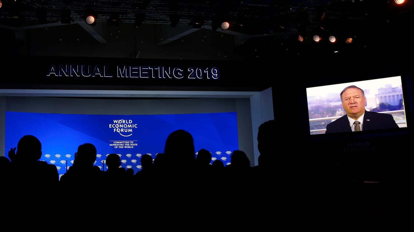 Per Video-Schalte ins Weltwirtschaftsforum: Pompeo sprach von einem Bildschirm zu den Gästen.