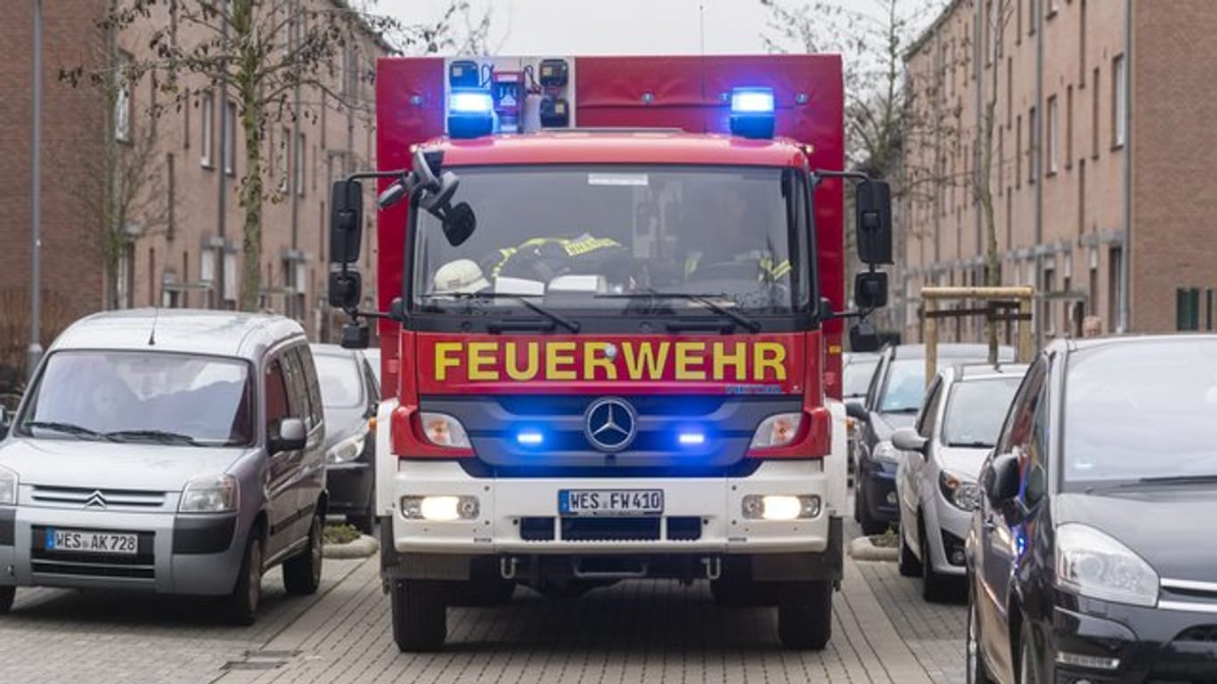 Einsatzfahrzeug der Feuerwehr: In der Nacht zu Mittwoch brannte es in der Heidelberger Altstadt.