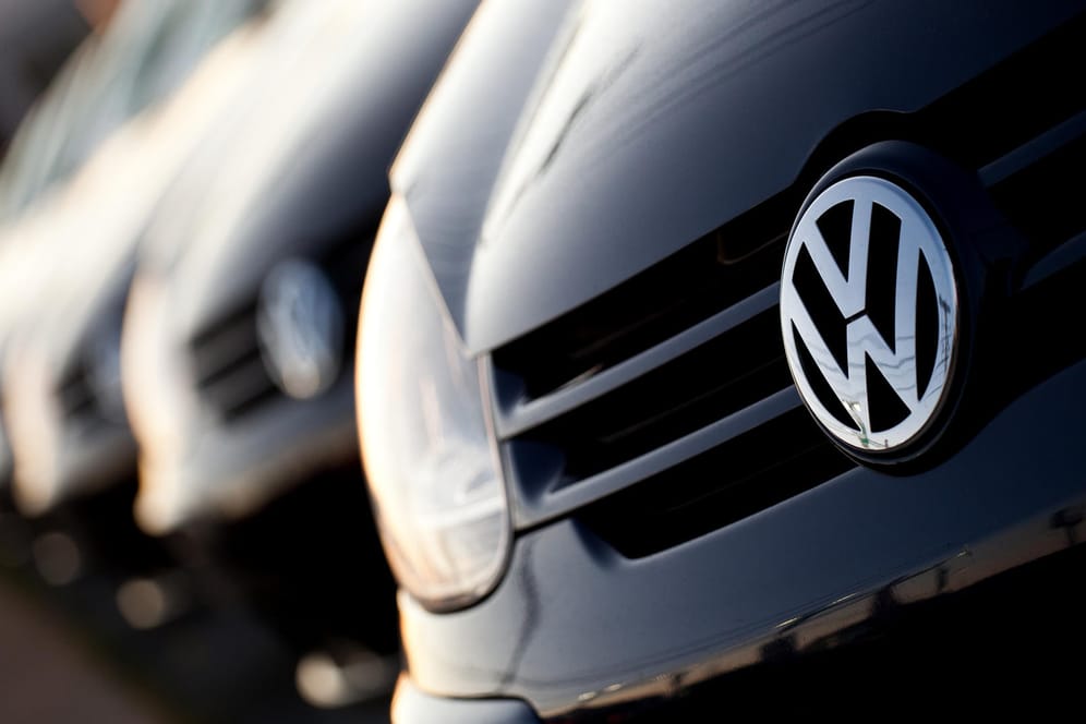 Volkswagen-Logo: Der Konzern wollte die Diesel-Tauschprämie bisher nur in 14 Intensivstädten zahlen.
