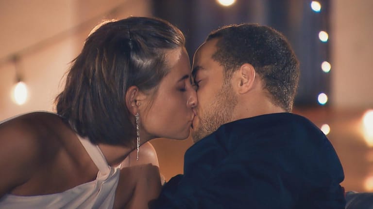 Jennifer und Andrej: Die beiden haben sich geküsst.