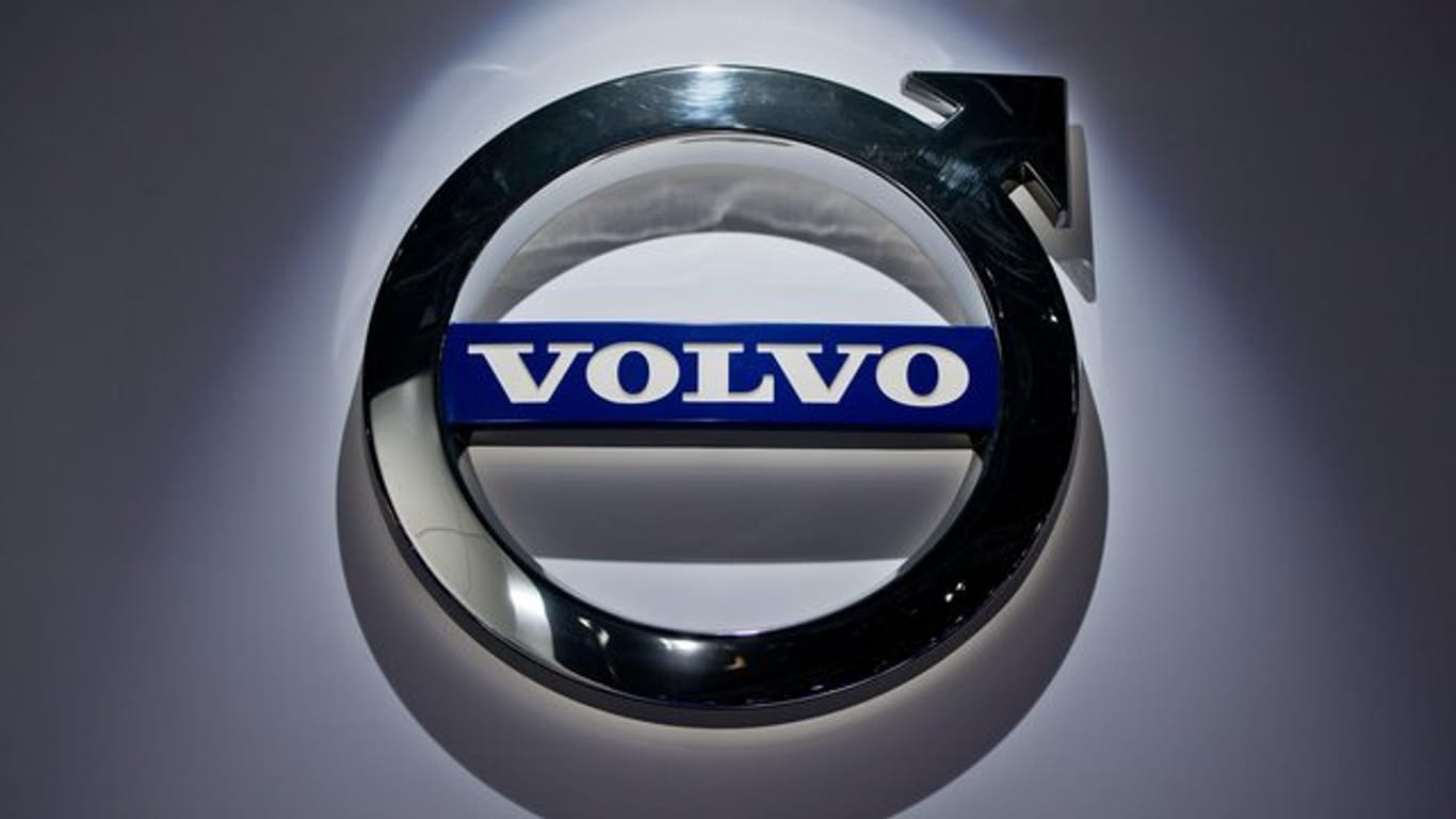 Weil es bei Kraftstoffleitung Risse geben könnte, ruft der Volvo Cars in Deutschland 26.