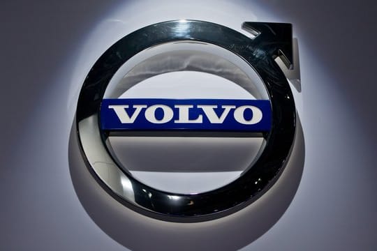 Weil es bei Kraftstoffleitung Risse geben könnte, ruft der Volvo Cars in Deutschland 26.