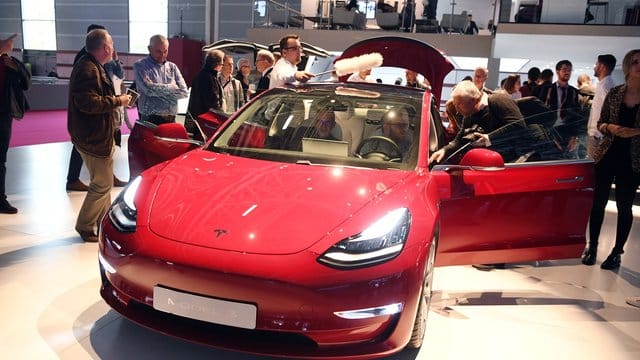 Teslas Model 3 bekommt die Zulassung für den europäischen Markt. Teslas Model 3 bekommt die Zulassung für den europäischen Markt.