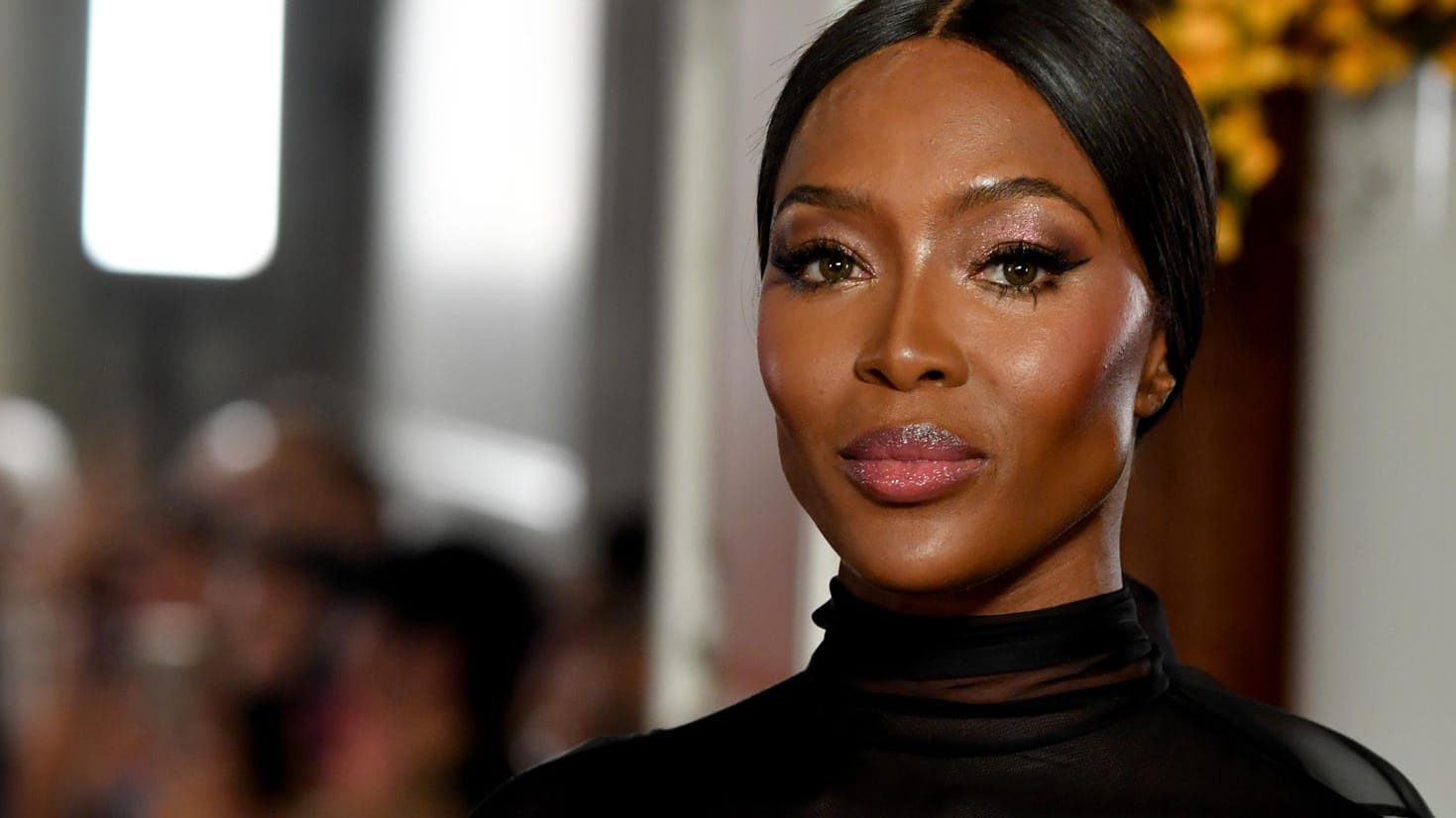 Naomi Campbell: Valentino schickte das Supermodel in Paris über den Laufsteg.