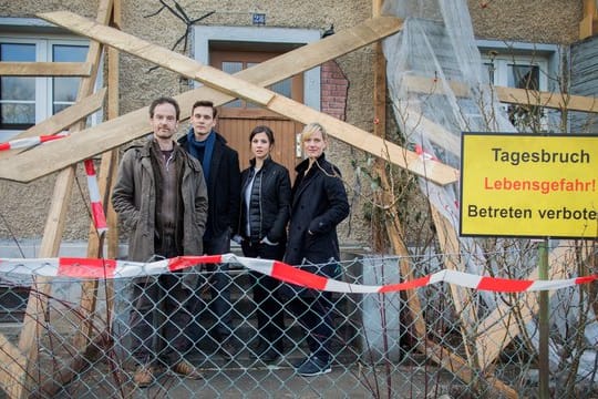 Das "Tatort"-Team aus Dortmund: Jörg Hartmann (l-r, Peter Faber), Rick Okon (Jan Pawlak), Aylin Tezel (Nora Dalay) und Anna Schudt (Martina Bönisch).