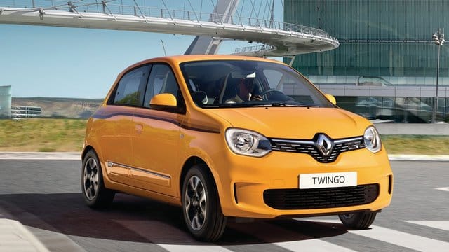 Retuschen unter anderem an der Front und neue Motoren: Der aufgefrischte Renault Twingo startet im Mai auf den deutschen Markt.