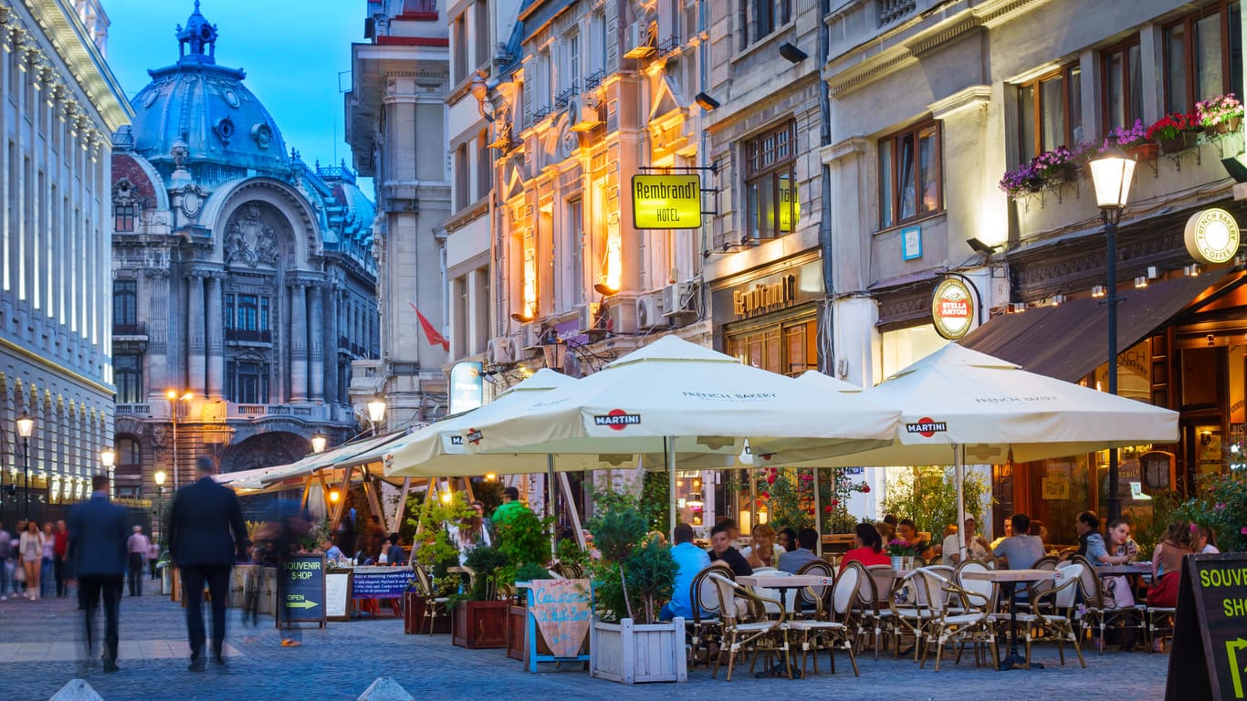 Nachtleben in der Altstadt von Bukarest.
