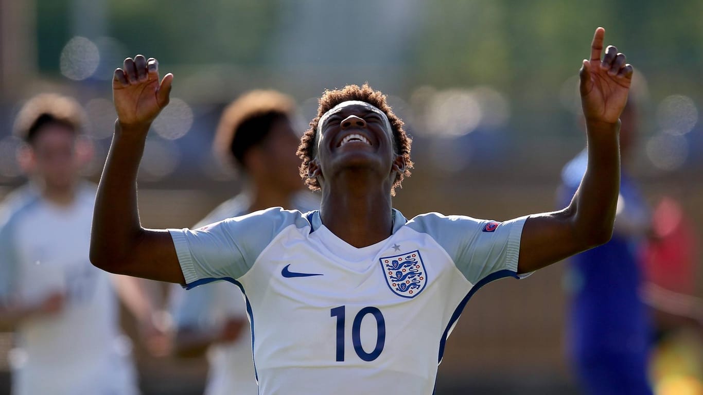 Callum Hudson-Odoi im England-Trikot: Der Jungstar bejubelt einen Treffer gegen die Niederlande bei der U17-WM.