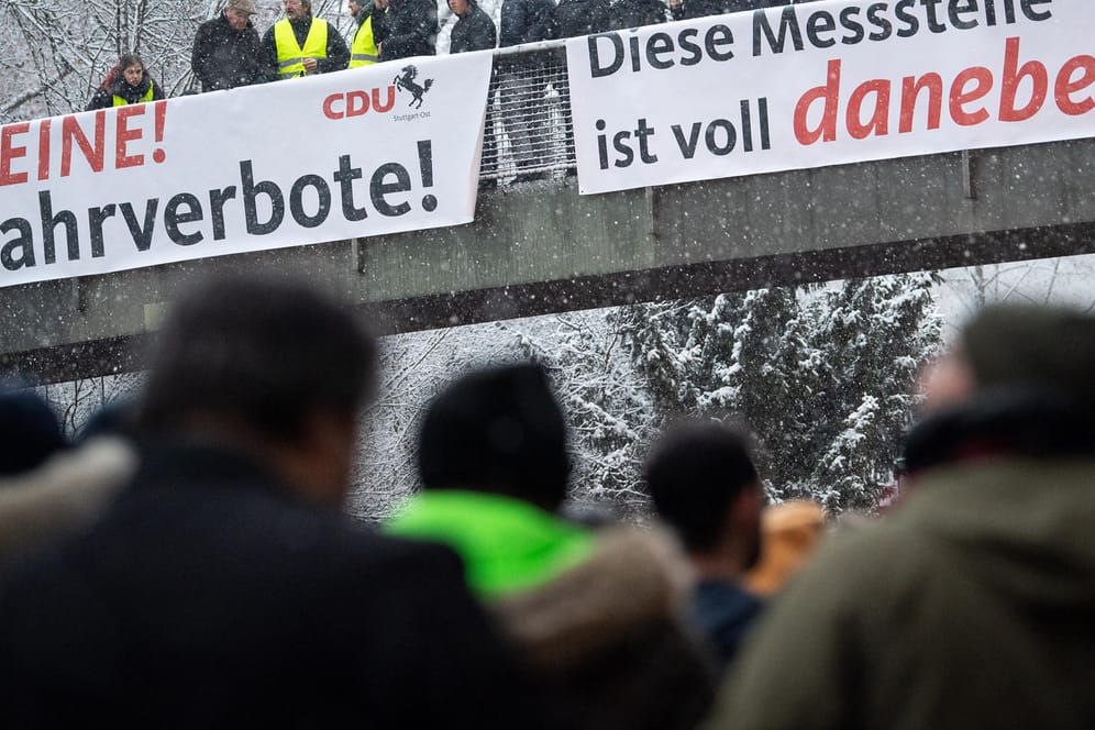 Demonstranten in Stuttgart: Die Fahrverbote in einigen deutschen Städten sind umstritten.