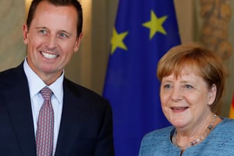 US-Botschafter Grenell und Kanzlerin Angela Merkel: Von einer Entscheidung der Bundesregierung ist Grenell begeistert.
