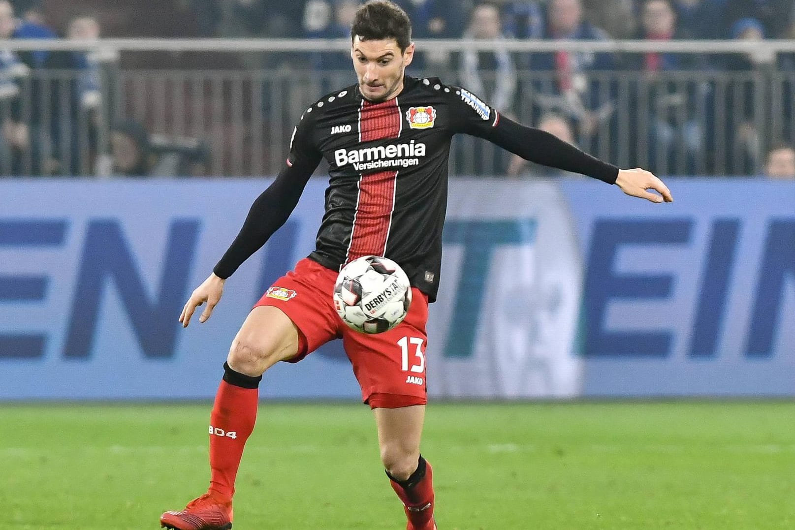 Zwei Tore in 15 Ligaspielen: Lucas Alario spielt bei Bayer Leverkusen aktuell nur eine Nebenrolle.