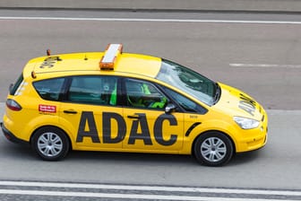 Pannenhilfsfahrzeug des ADAC: Der Automobilclub muss erneut Versicherungssteuern nachzahlen.